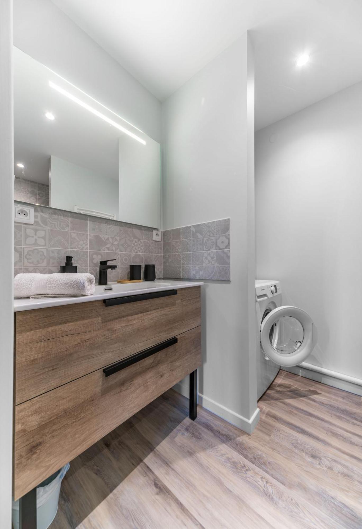 Le Petit George V - Design Proche Thermes Apartment